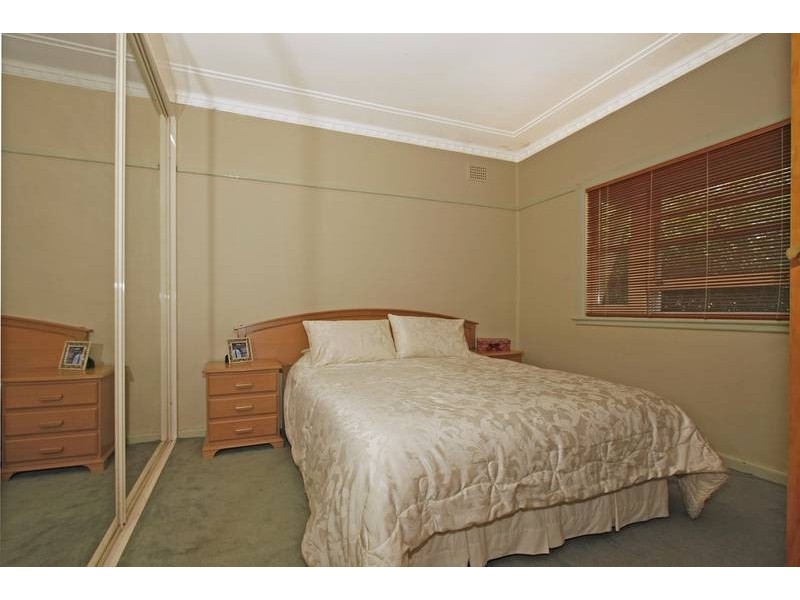 2 Burke Street, Como NSW 2226