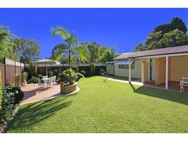 11 Glenelg Street, Sutherland NSW 2232