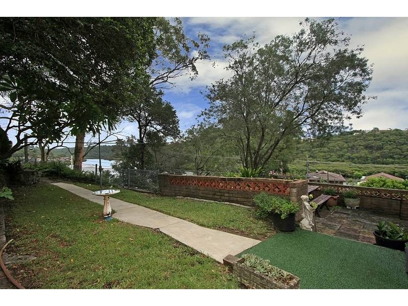 8 Wigens Avenue, Como NSW 2226