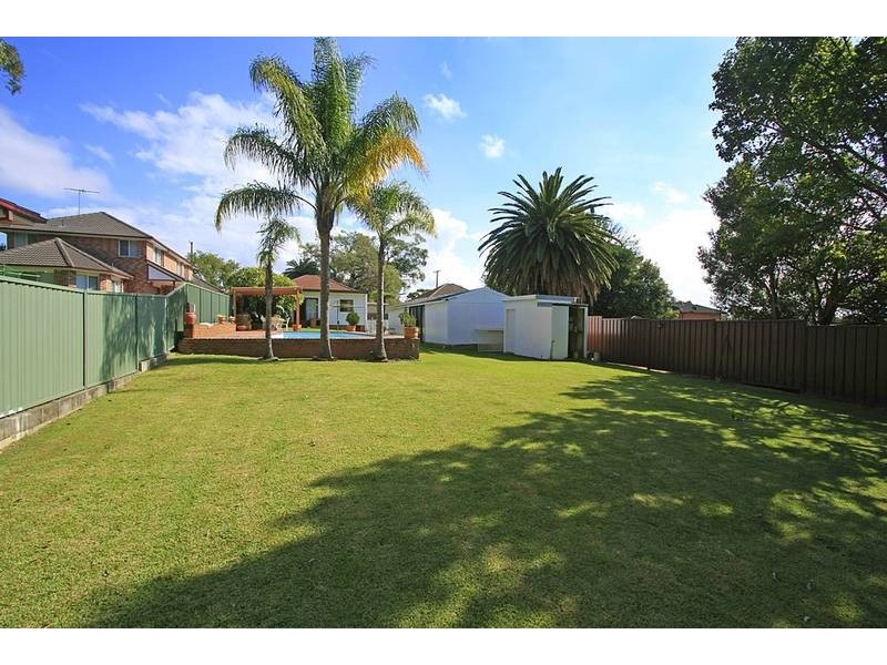28 Kenneth Avenue, Kirrawee NSW 2232