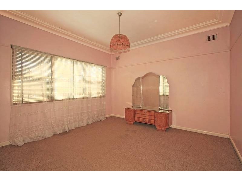 10 Girraween Avenue, Como NSW 2226