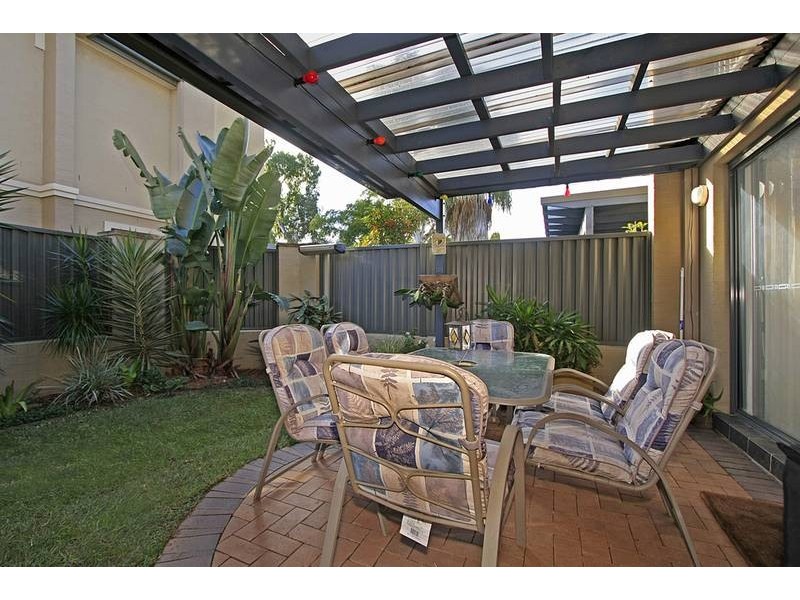 2/11-17 Acton Street, Sutherland NSW 2232