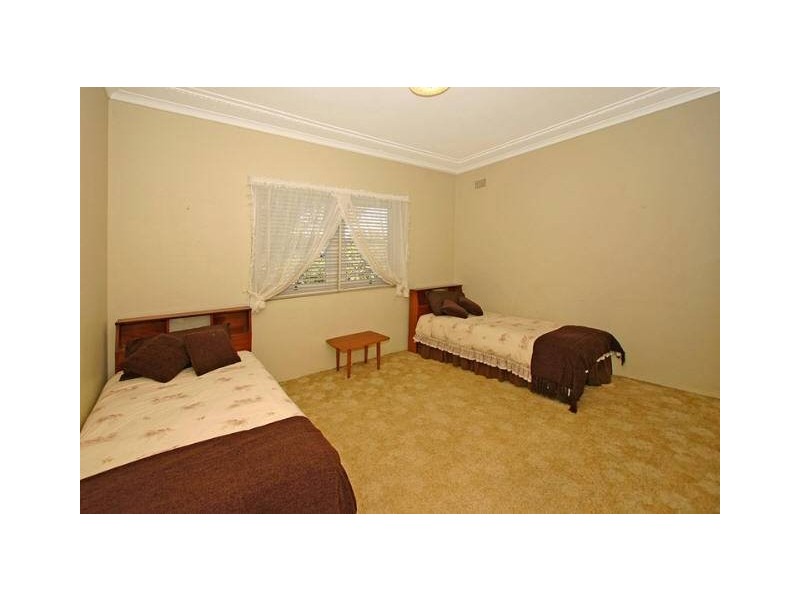 193 Garnet Road, Kirrawee NSW 2232