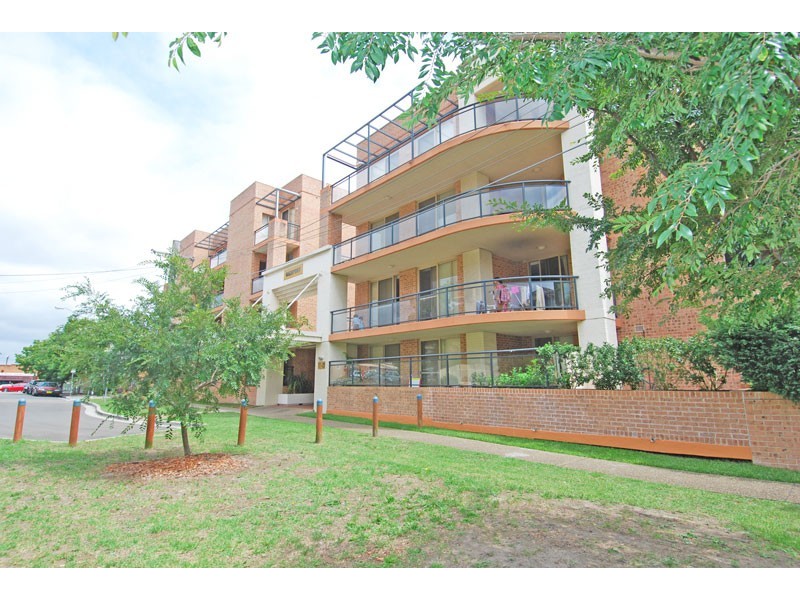 18/17-21 Mansfield Avenue, Caringbah NSW 2229
