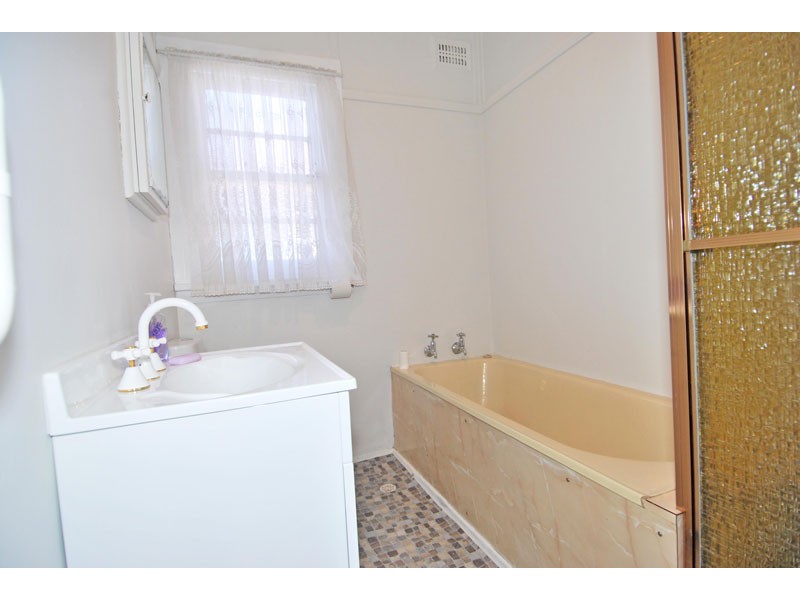 4 Fifth Avenue, Jannali NSW 2226