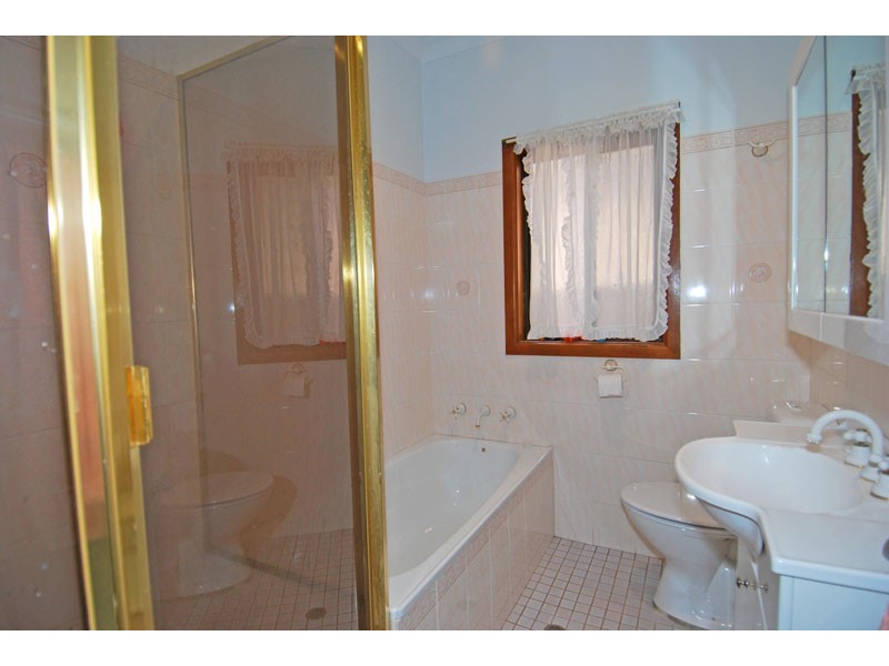 33 Sutherland Road, Jannali NSW 2226