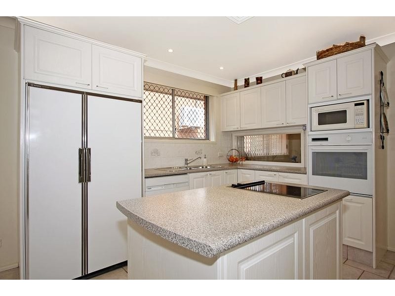 46 Oak Road, Kirrawee NSW 2232