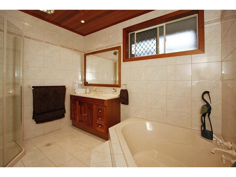 46 Oak Road, Kirrawee NSW 2232