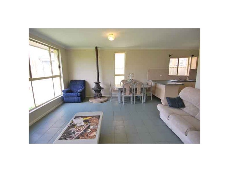 5 Sproule Road, Illawong NSW 2234