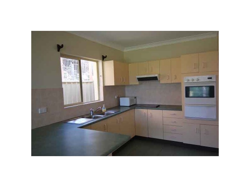 5 Sproule Road, Illawong NSW 2234