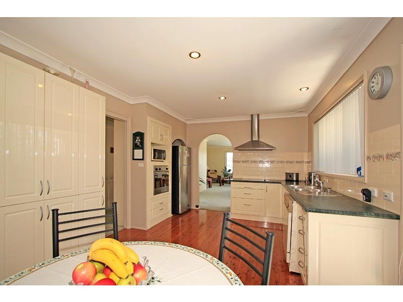 12 Peebles Avenue, Kirrawee NSW 2232