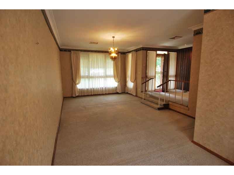 6 Deakin Place, Kirrawee NSW 2232