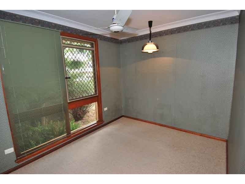 6 Deakin Place, Kirrawee NSW 2232