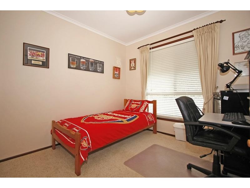 8 Giles Street, Yarrawarrah NSW 2233