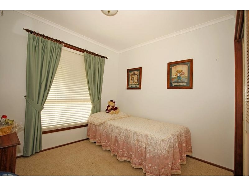 8 Giles Street, Yarrawarrah NSW 2233