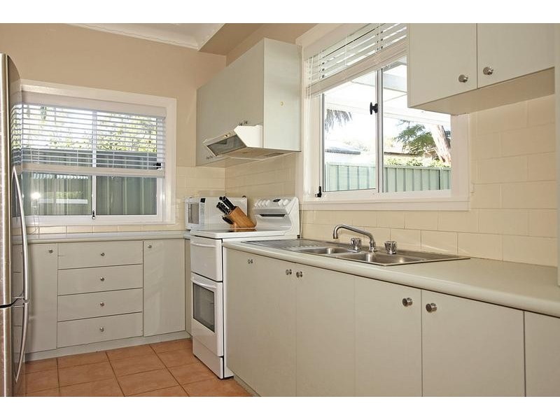 128 Waratah Street, Sutherland NSW 2232