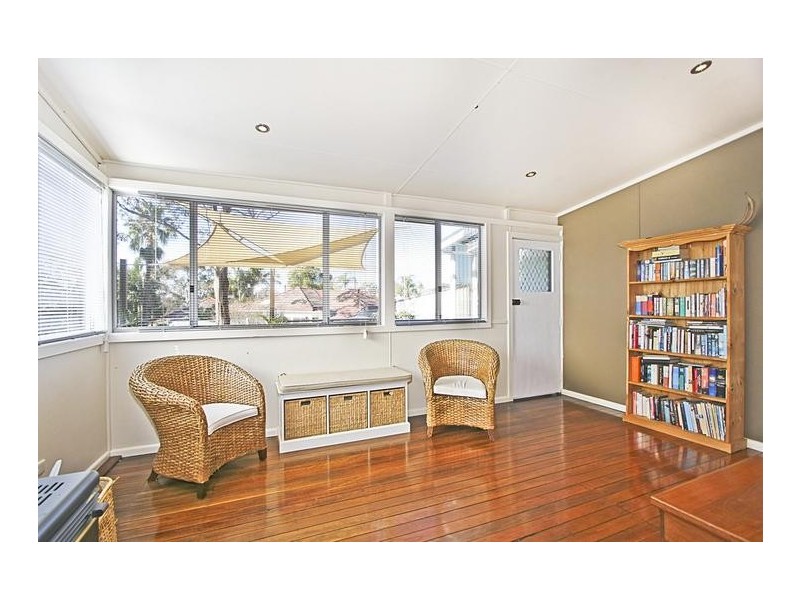 38 Acacia Road (near Moira Street), Kirrawee NSW 2232