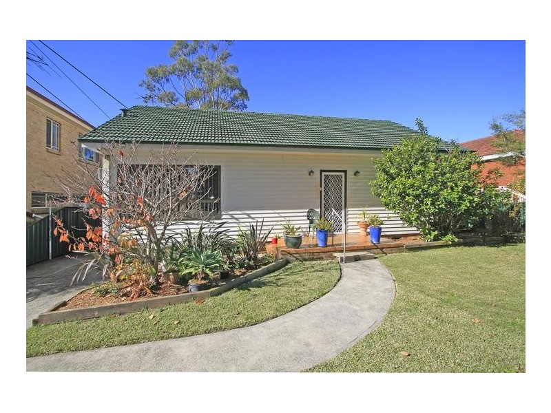 38 Acacia Road (near Moira Street), Kirrawee NSW 2232