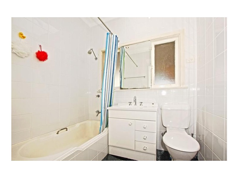 38 Acacia Road (near Moira Street), Kirrawee NSW 2232