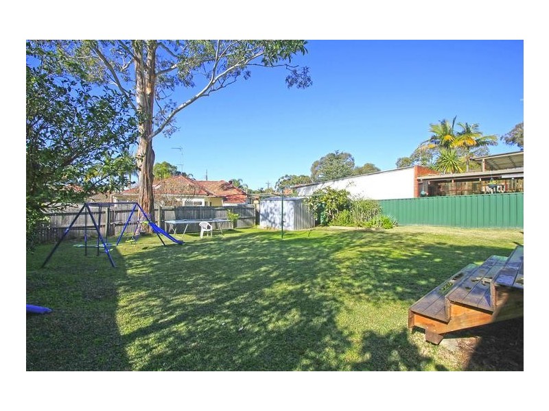 38 Acacia Road (near Moira Street), Kirrawee NSW 2232