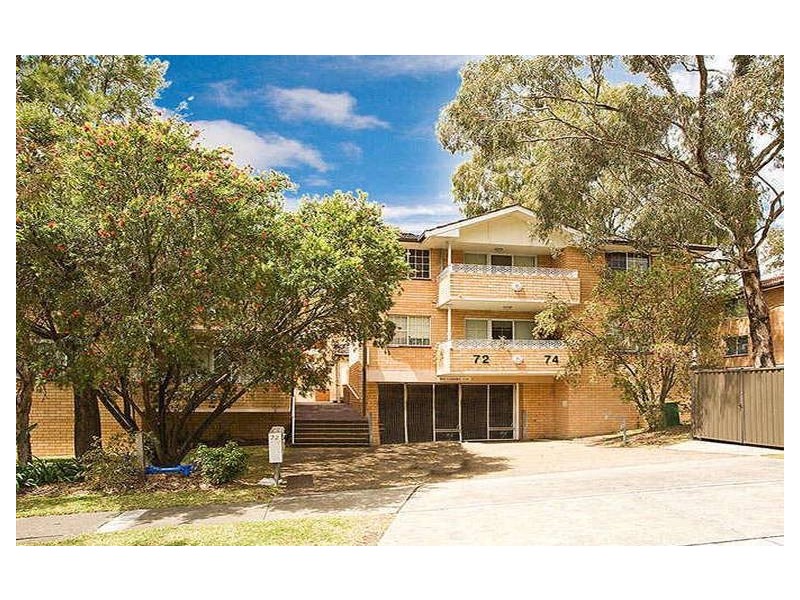 2/72 Glencoe Street, Sutherland NSW 2232