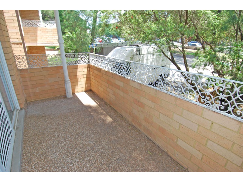 2/72 Glencoe Street, Sutherland NSW 2232