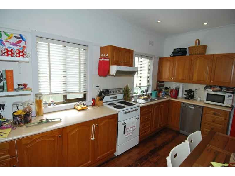 38 Oakwood Street, Sutherland NSW 2232