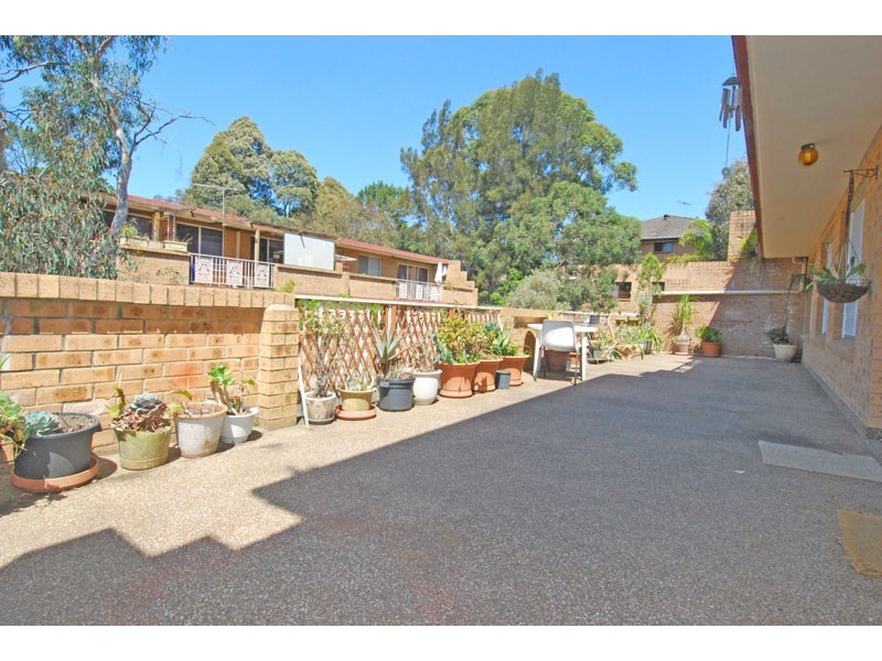 2/4 Railway Crescent, Jannali NSW 2226