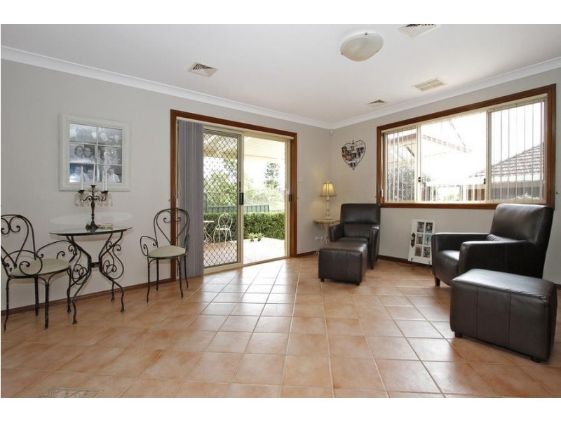 1 Evans Street, Como NSW 2226
