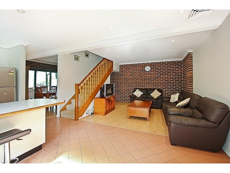 1 Novara Crescent, Como NSW 2226