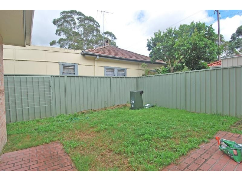 2/80-82 Flora Street, Kirrawee NSW 2232