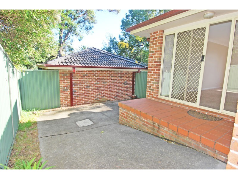 2/109 Oak Road, Kirrawee NSW 2232