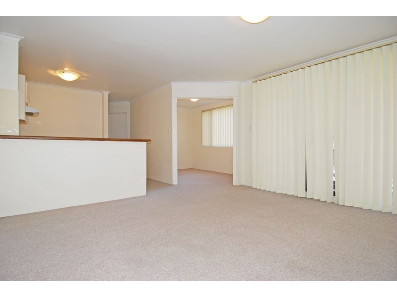 8/125 Oak Road, Kirrawee NSW 2232