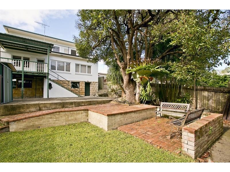 9 Girraween Avenue, Como NSW 2226