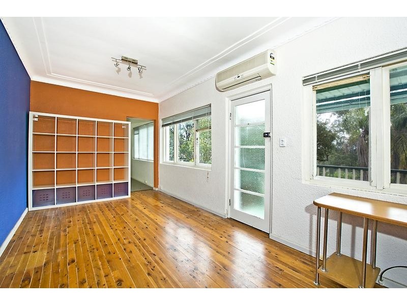 9 Girraween Avenue, Como NSW 2226