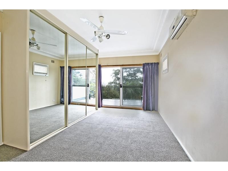 9 Girraween Avenue, Como NSW 2226
