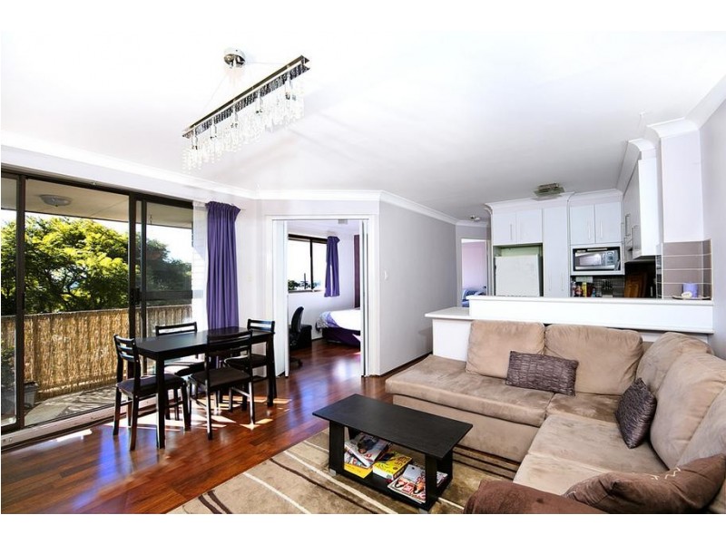 14/125 Oak Road, Kirrawee NSW 2232