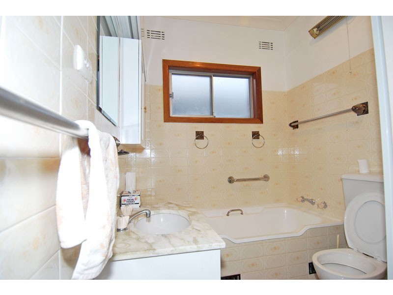 14 Wollun Street, Como NSW 2226