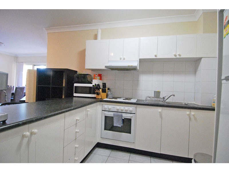 8/50 Grand Parade, Sutherland NSW 2232