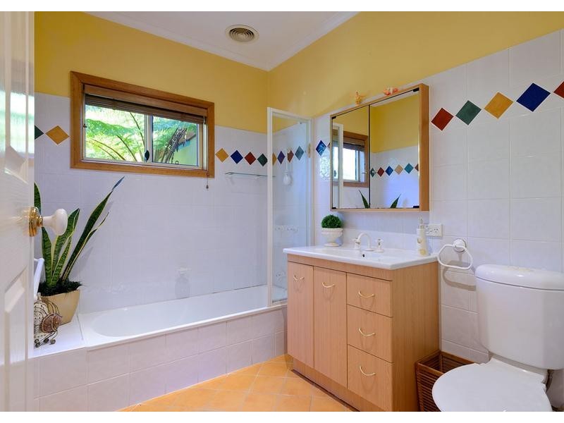 8 Tenth Avenue, Oyster Bay NSW 2225