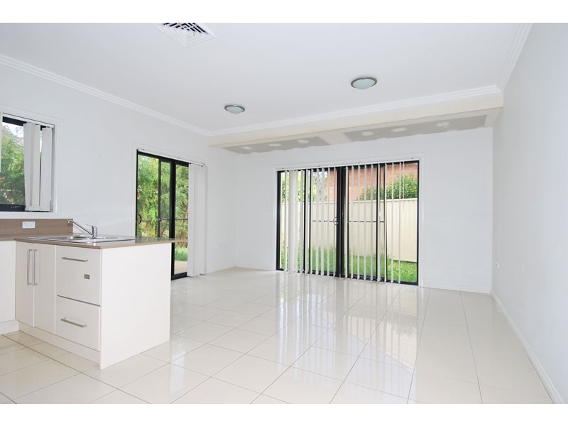 11/8-12 Taylor Close, Miranda NSW 2228