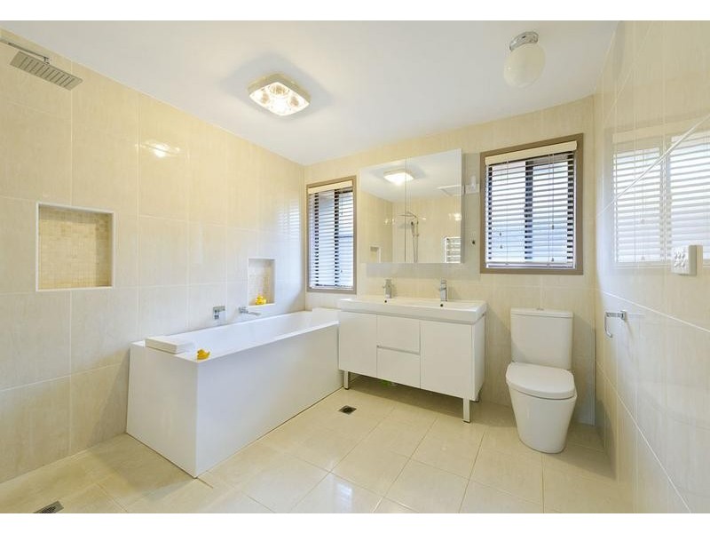 5 Tea Tree Place, Kirrawee NSW 2232