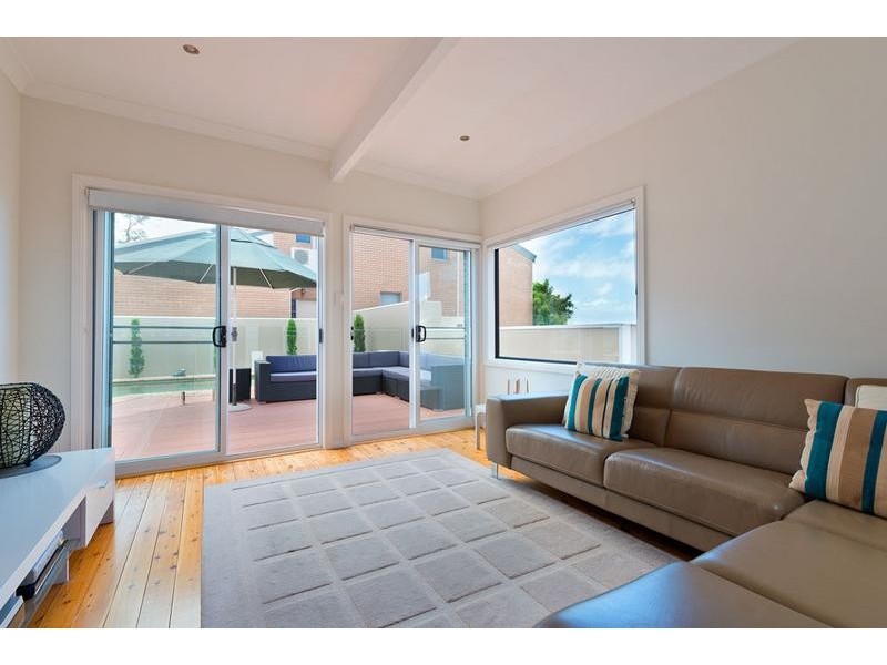 16 Currah Road, Como NSW 2226