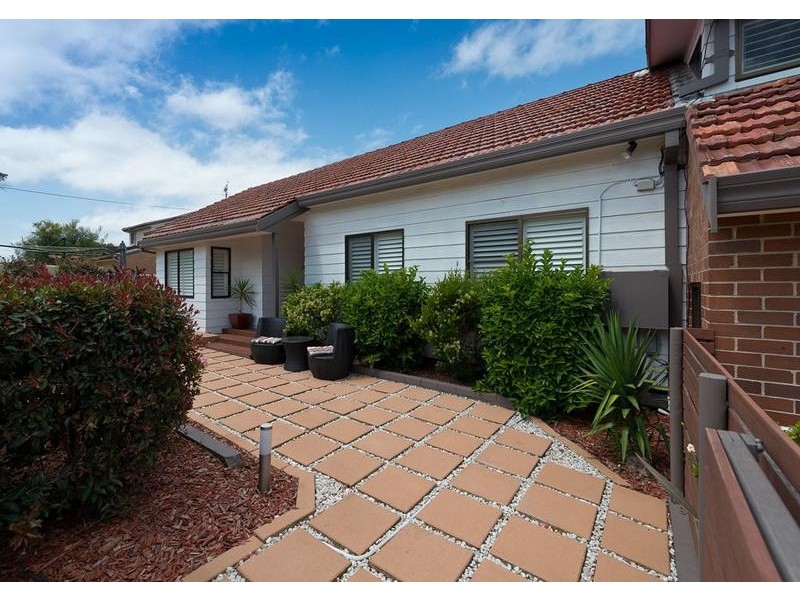 16 Currah Road, Como NSW 2226