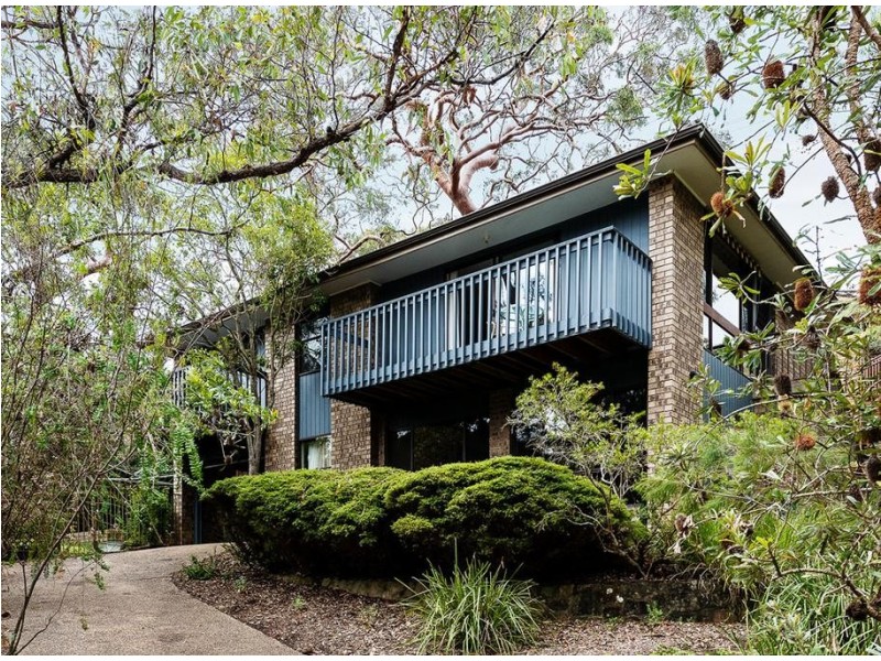 8 Fremantle Place, Yarrawarrah NSW 2233