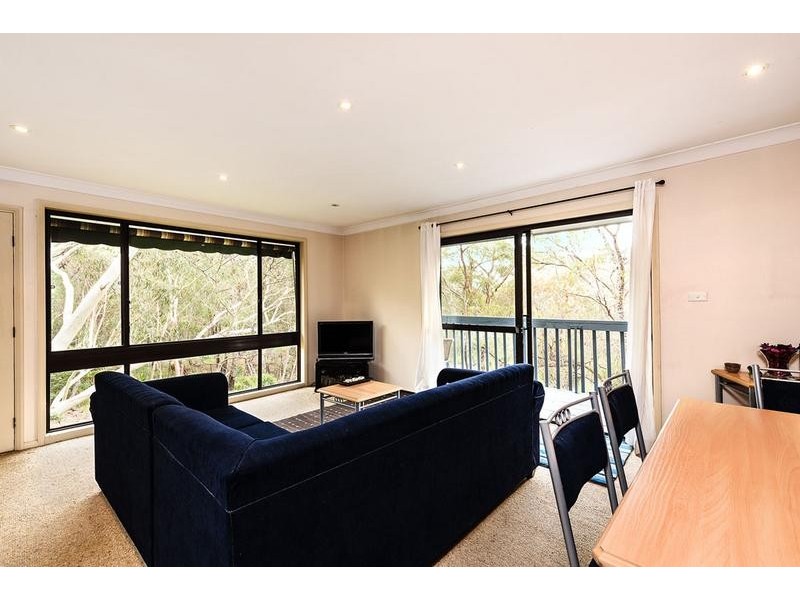 8 Fremantle Place, Yarrawarrah NSW 2233