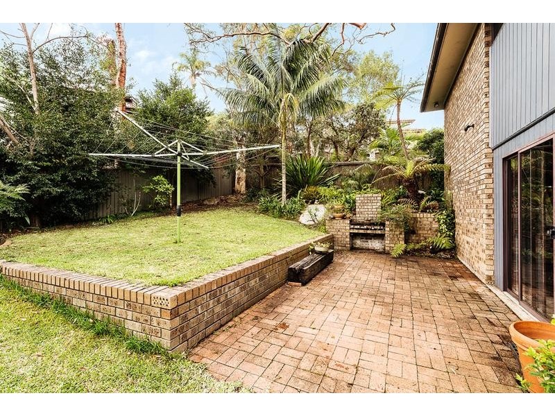 8 Fremantle Place, Yarrawarrah NSW 2233