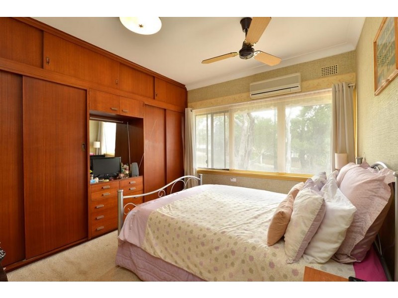 98 Wolger Street, Como NSW 2226