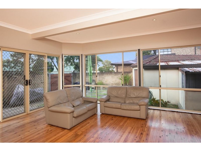 122 Woronora Crescent, Como NSW 2226