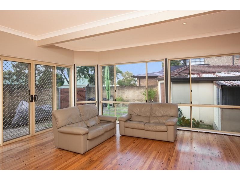 122 Woronora Crescent, Como NSW 2226